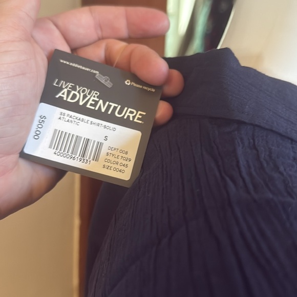 NWT Eddie Bauer size small Blue  Short Sleeve Button-Up Shirt - Picture 4 of 4